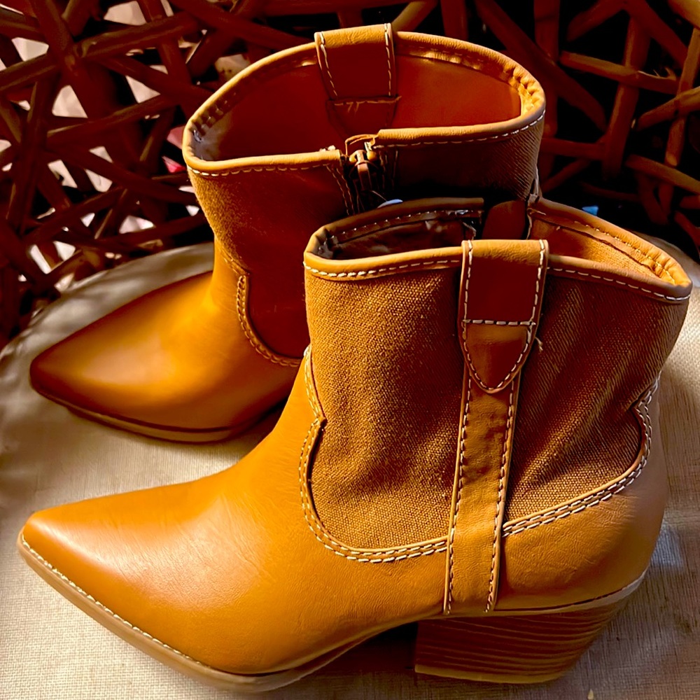 New Universal Thread Kay Womens Cowboy Boots 9 NWT